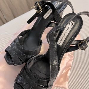 NEVER USED Platform Sandals Black Size 10. Super Confortable!!! 😮🖤
